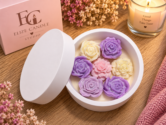 Blütenzauber – Handgemachte Blumenkerze - Dose mit Deckel