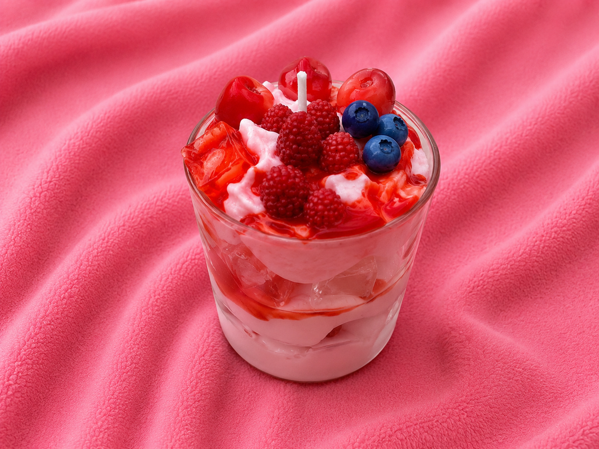 Beeren-Dessert Duftkerze im Glas – Handgemacht