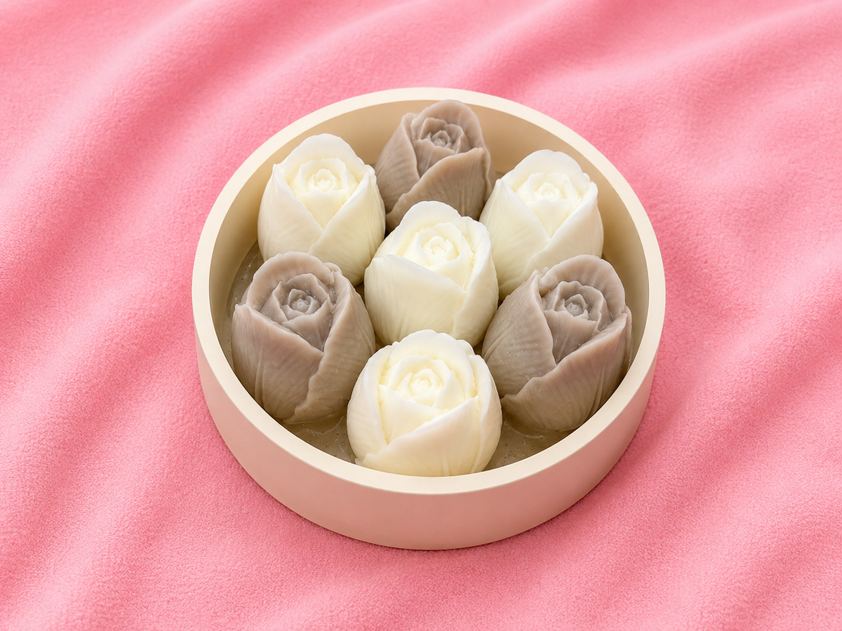 Ivory & Taupe Rose Bowl – Handgemachte Sojawachskerze mit Rosen