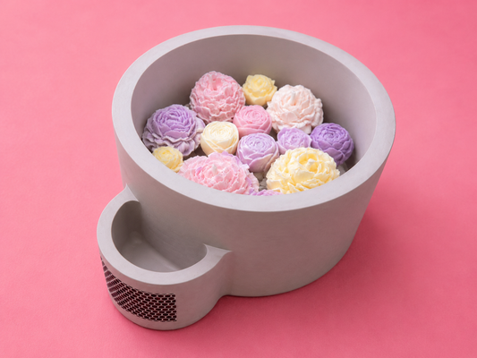 Flower Match – Handgemachte Blumenkerze mit integriertem Streichholzhalter