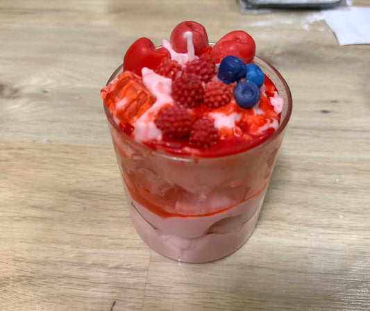 Beeren-Dessert Duftkerze im Glas – Handgemacht